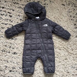 North Face Baby Thermoball Hooded Quilted One-Piece 0-3 months in Vanadis Grey